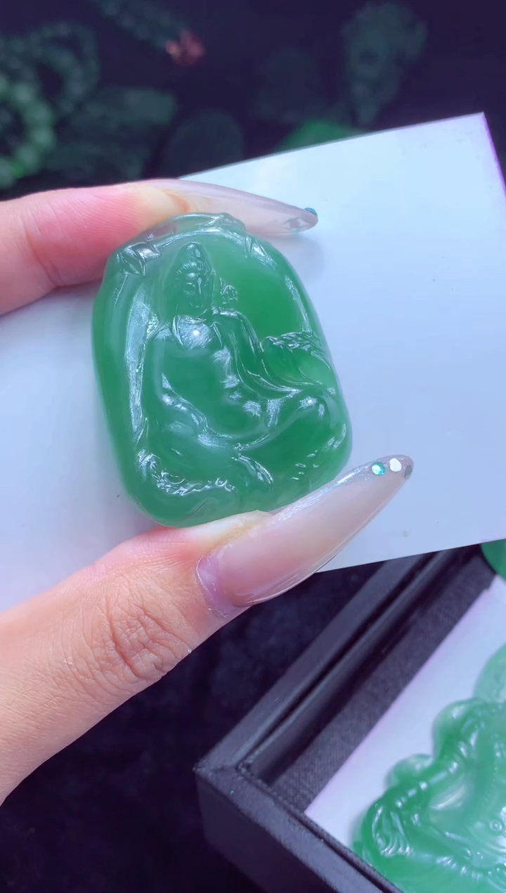 未镶嵌定制翡翠一****g天然翡翠A货吊坠 官方基地发货