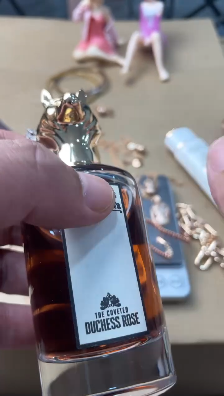 瓷片嘉荣当康大姐fu的总铺