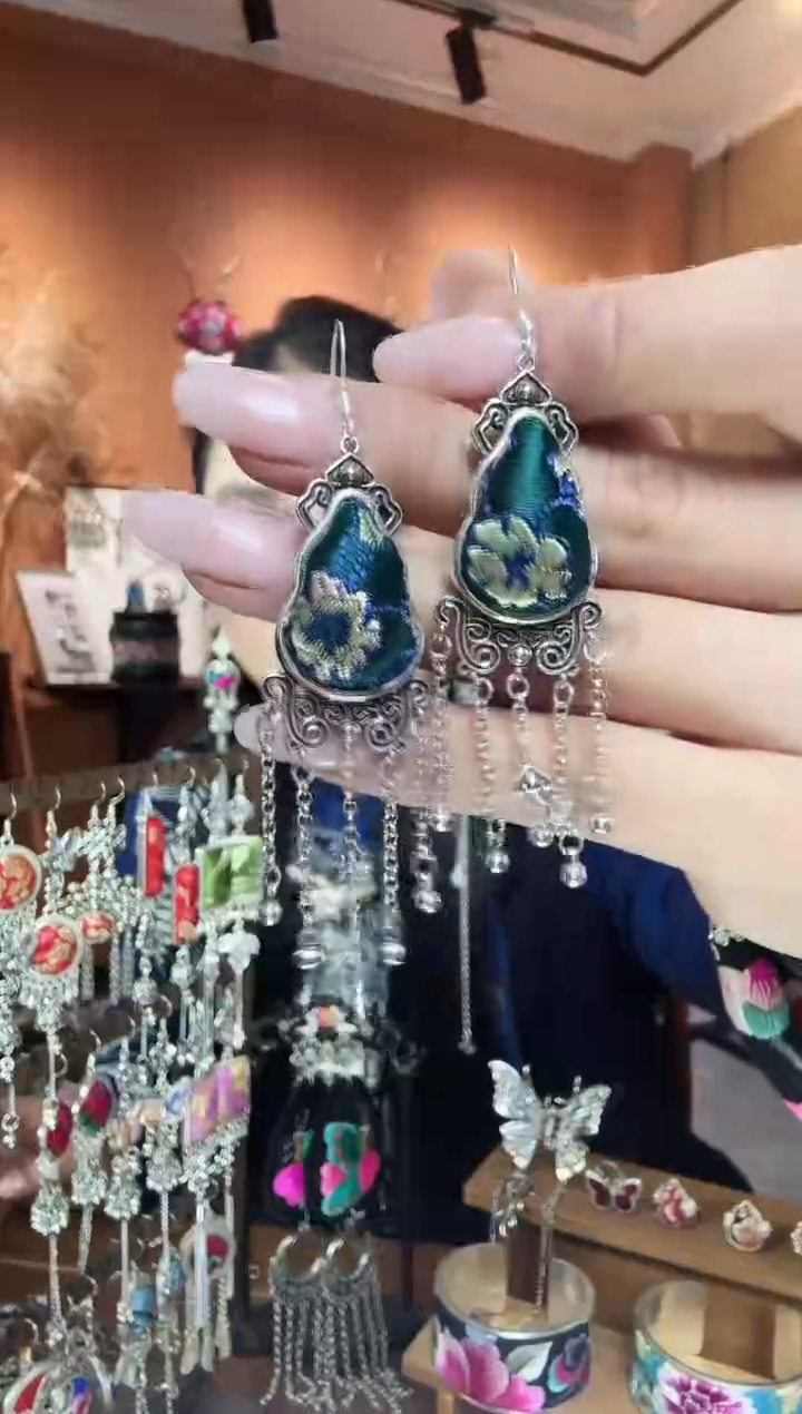 【闪购商品】刺绣纯手工民族风耳环