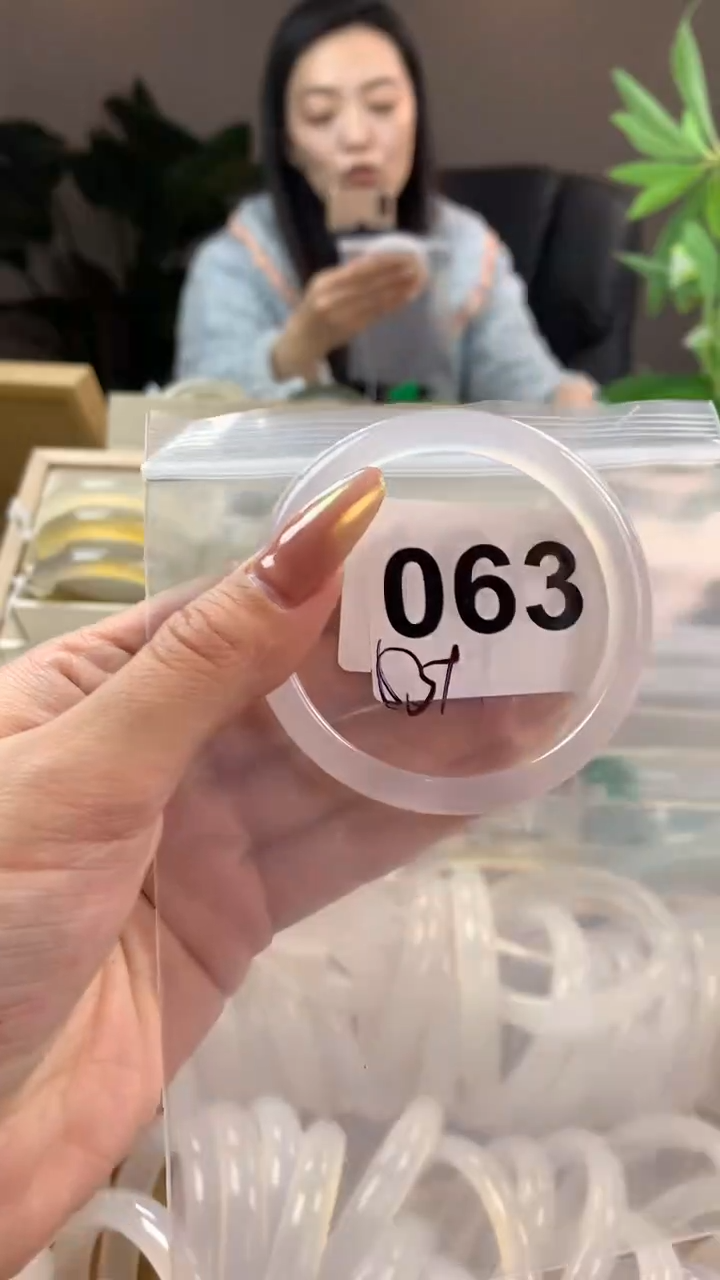 【闪购商品】玛瑙/玉髓手镯未镶嵌063