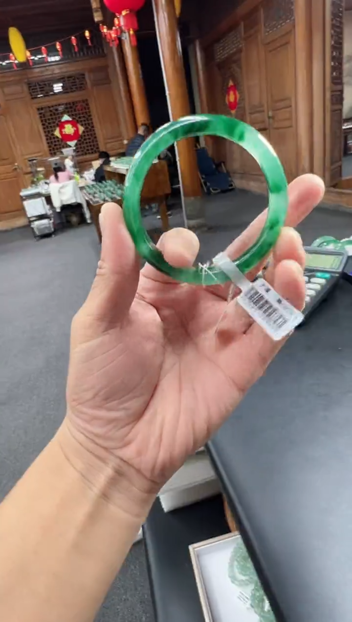 【闪购商品】石英质玉手镯未镶嵌1