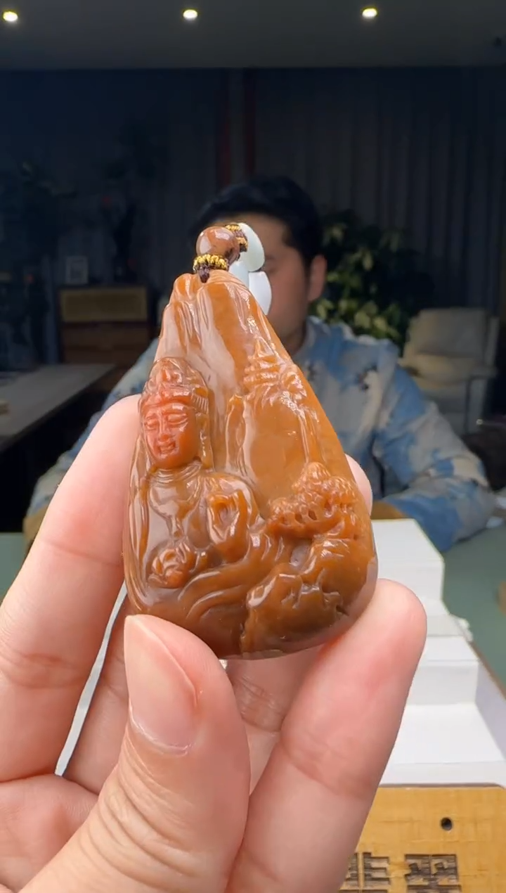 【闪购商品】翡翠吊坠(赠链)未镶嵌XM@@960Q3J15316