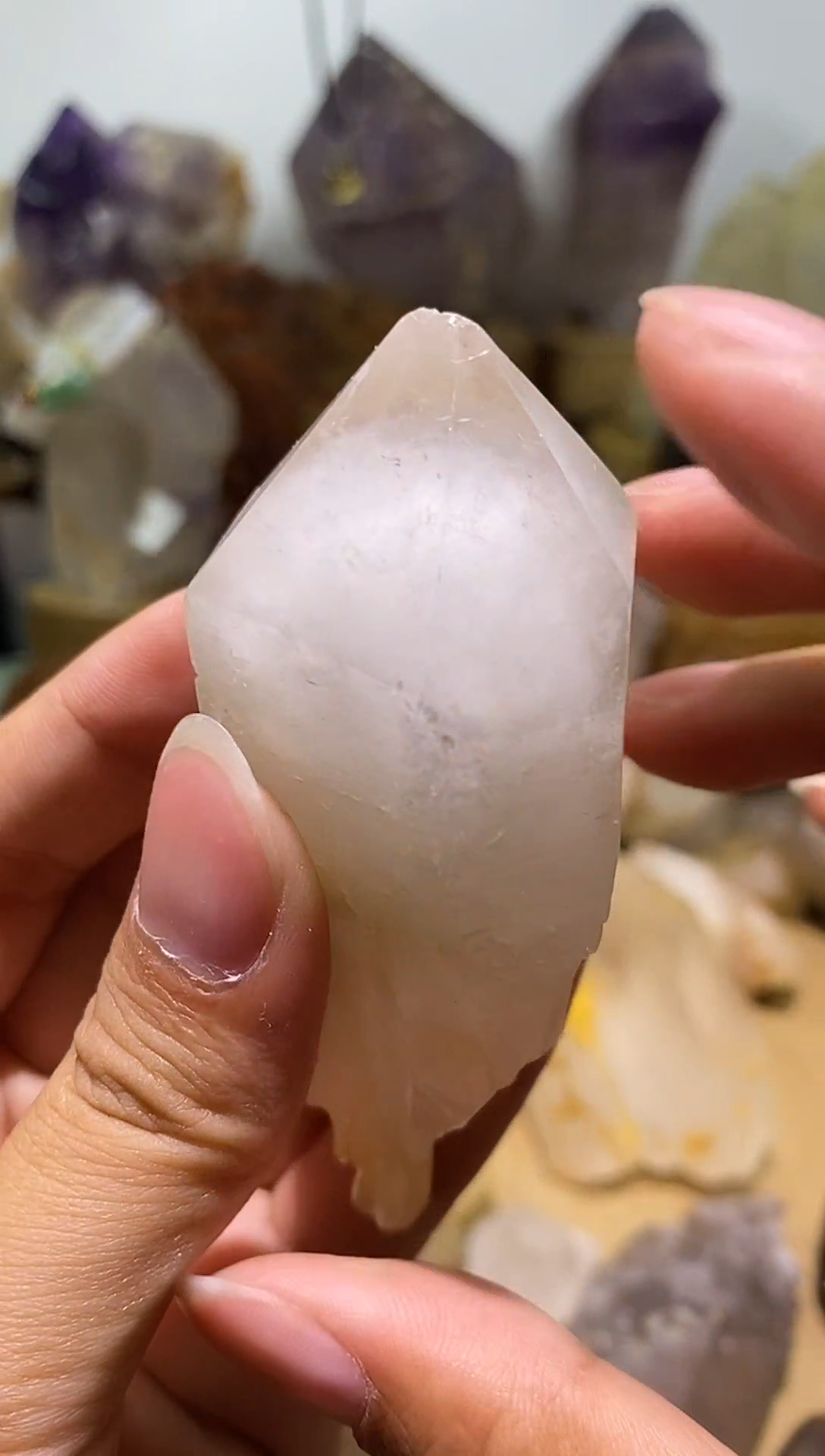 水晶珠宝半成品未镶嵌53号带白隐山单柱