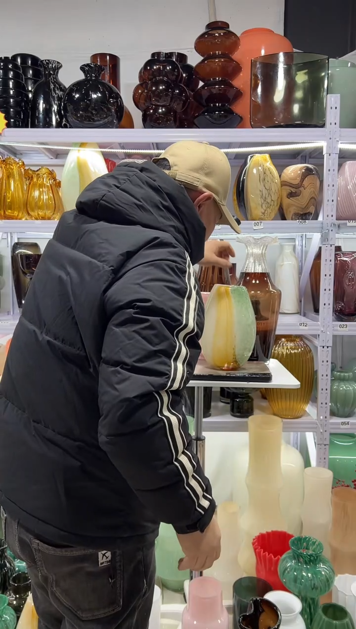 琥珀色扁瓶.........