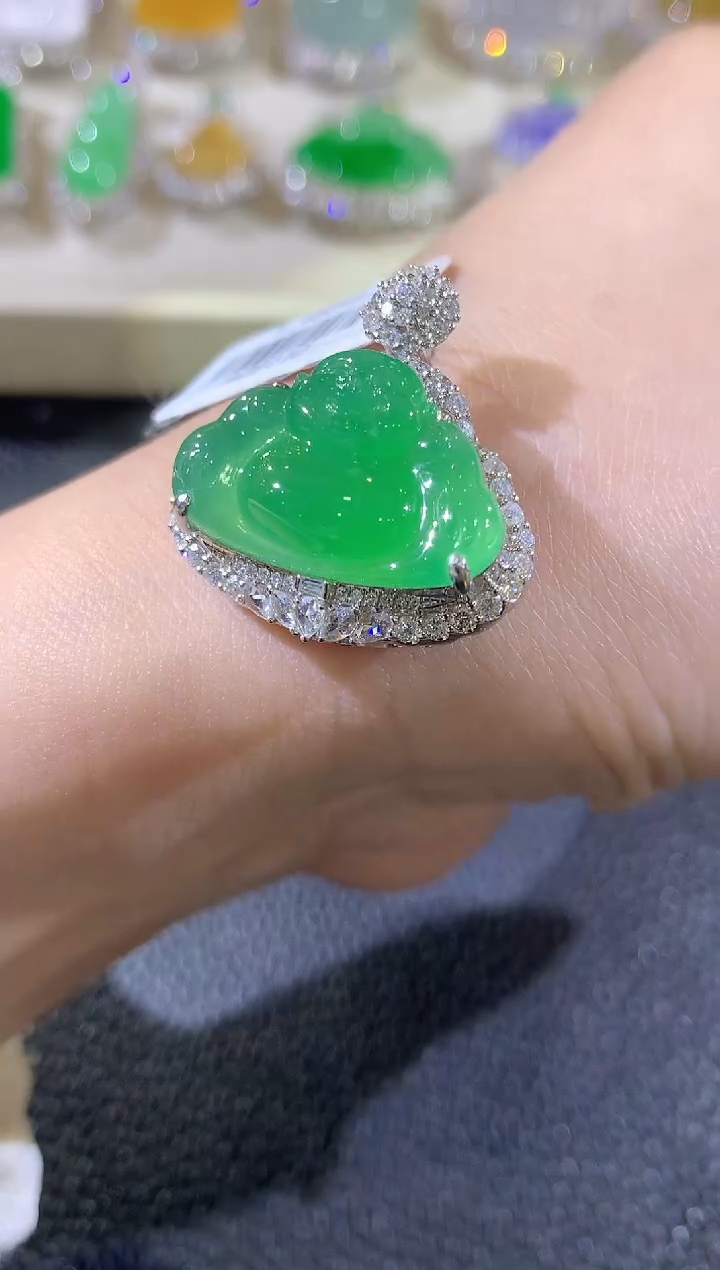 【闪购商品】翡翠吊坠(不含链)18K金镶嵌C90