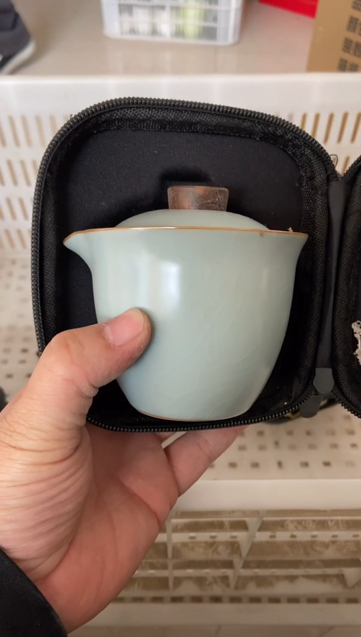 无运费险有瑕疵的摄影的产品有使用过的痕迹有点脏介意勿拍