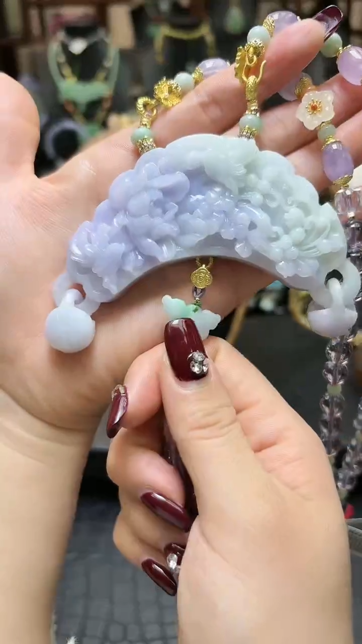 【闪购商品】翡翠颈饰未镶嵌天然翡翠花花弯弯