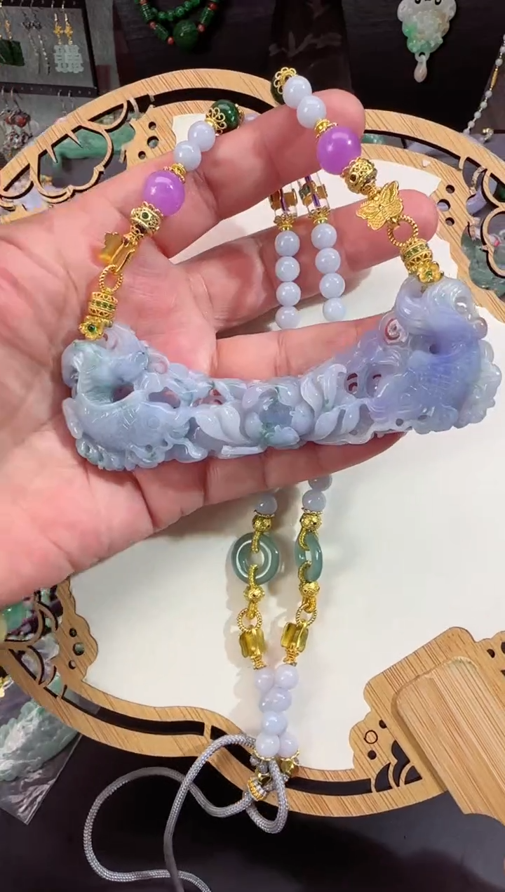 【闪购商品】翡翠颈饰未镶嵌牌子