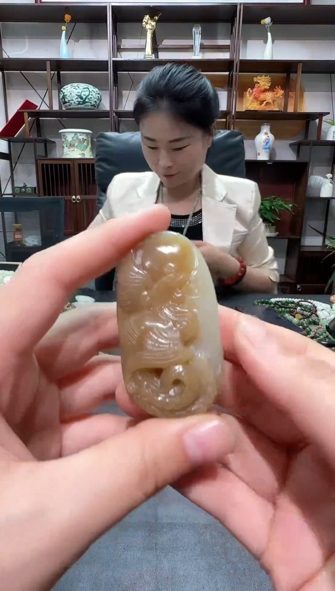 吊坠(赠链)未镶嵌和田玉   