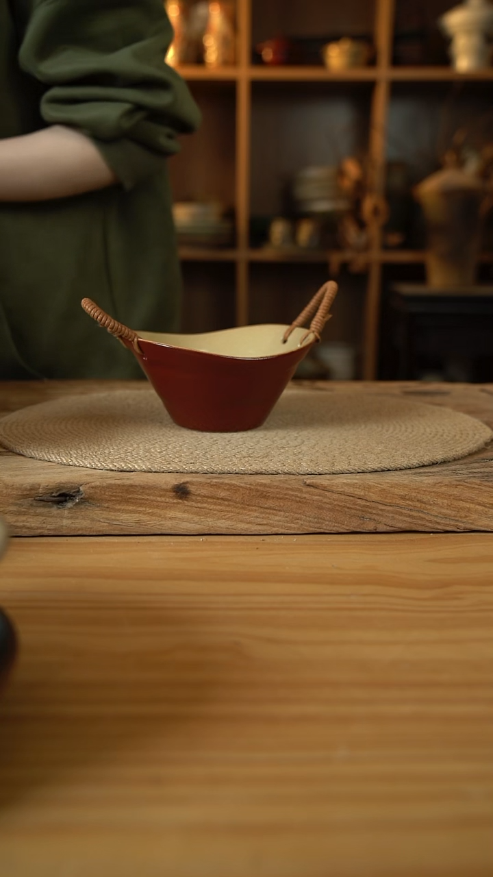 复古红系列的6英寸麻绳元宝桶1个