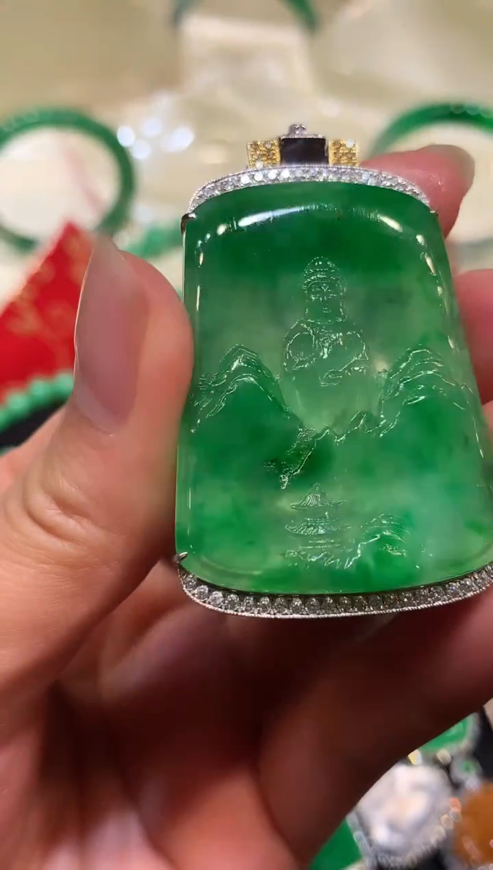 【闪购商品】翡翠吊坠(不含链)18K金镶嵌观音