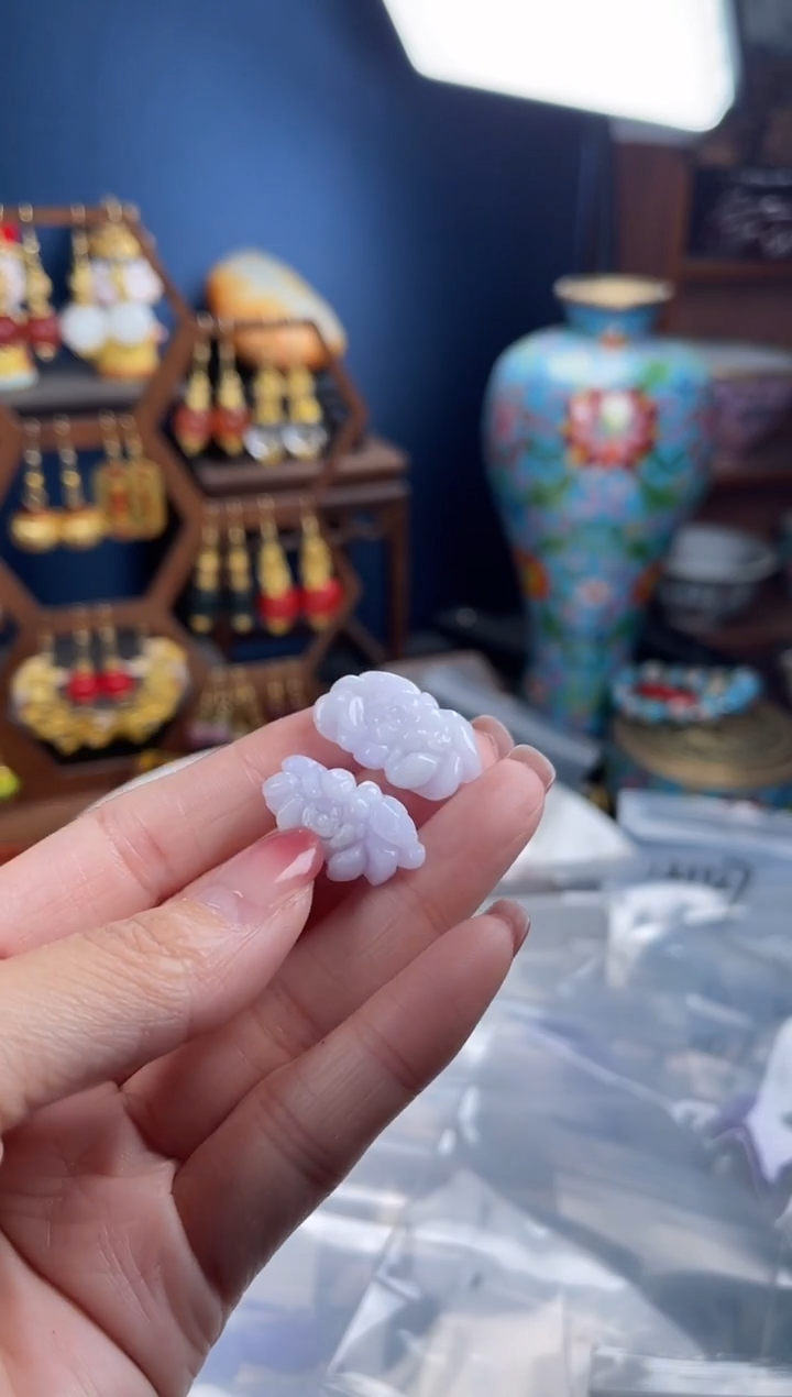 未镶嵌挂件翡翠?**肯，1210101翡翠
