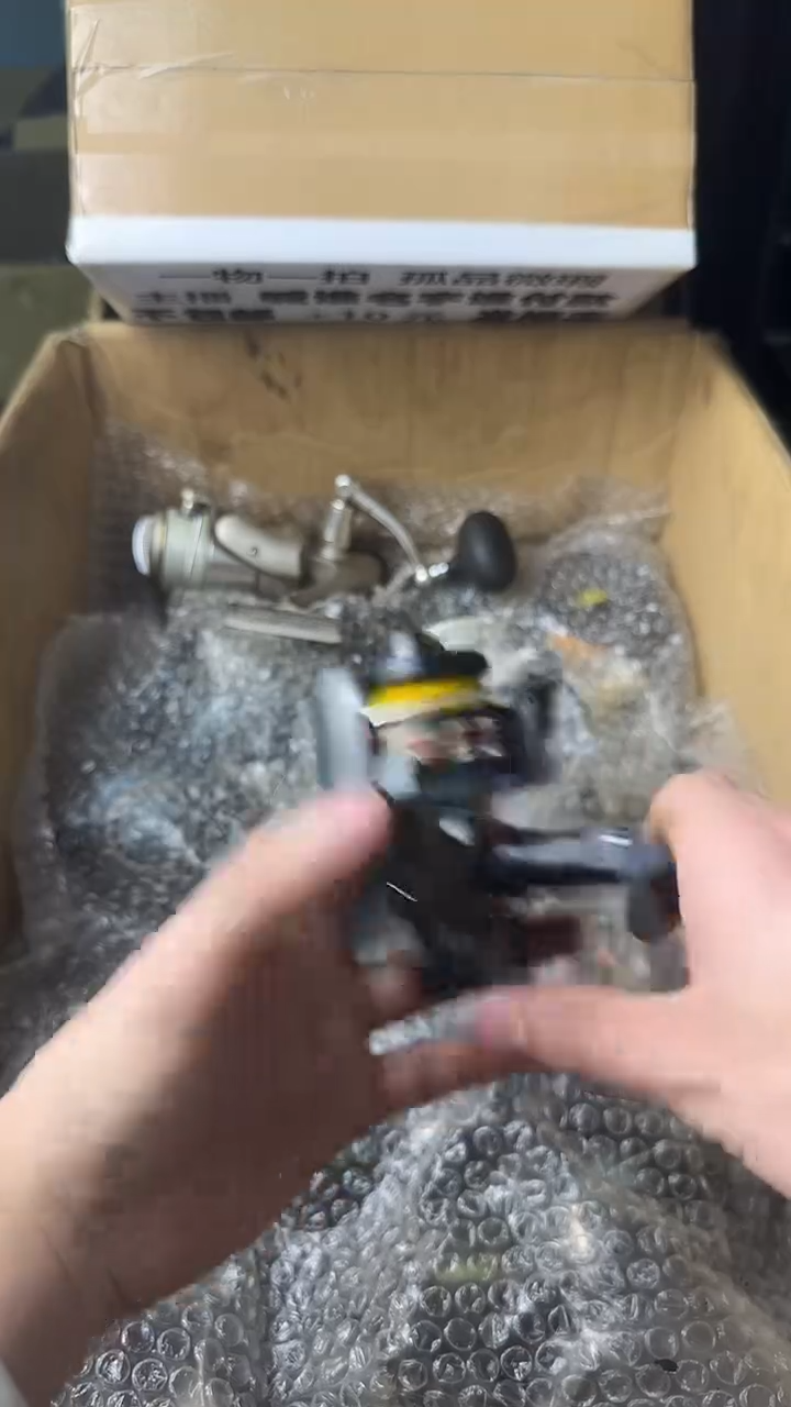 闲*微瑕钓鱼轮，直播间讲解为准，看清楚再拍，如有拆卸不退换