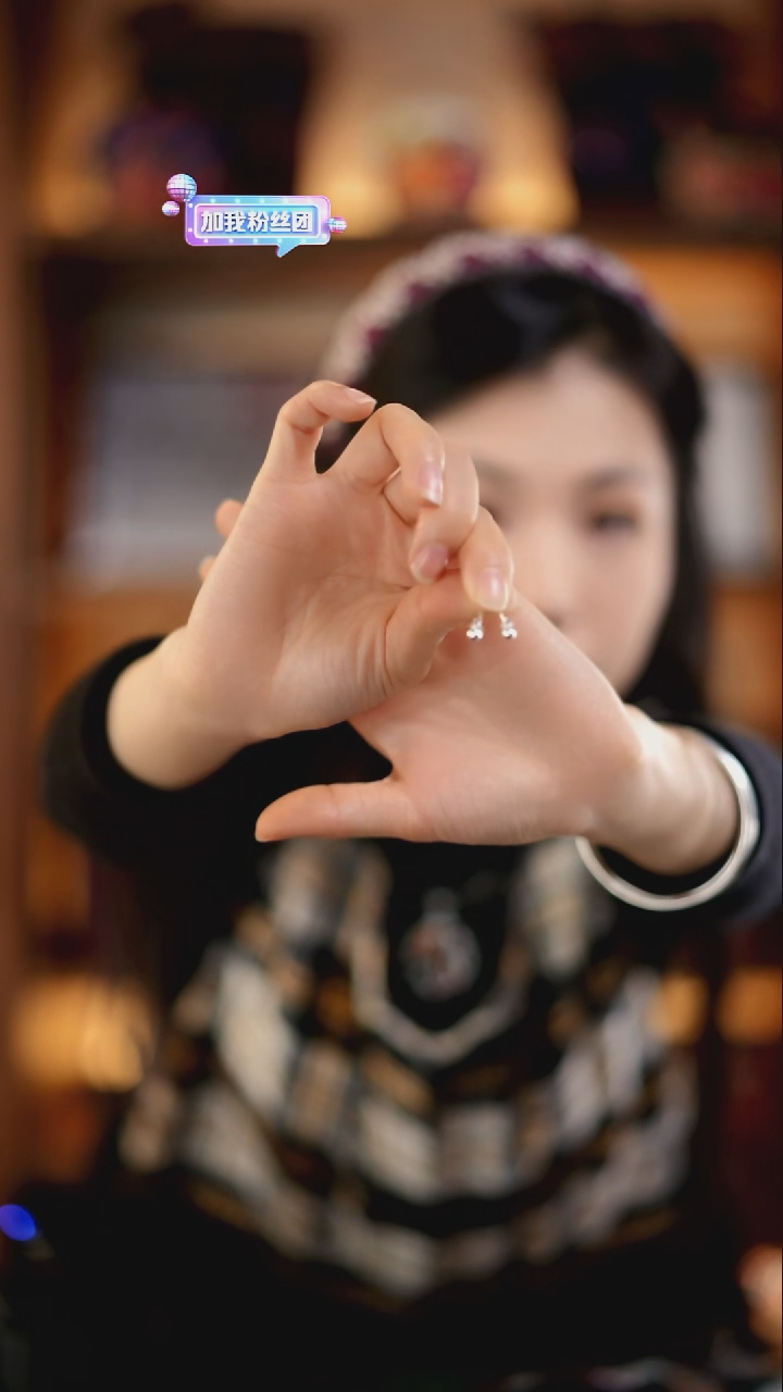 刺绣私人定制苗族手工银豆耳钉