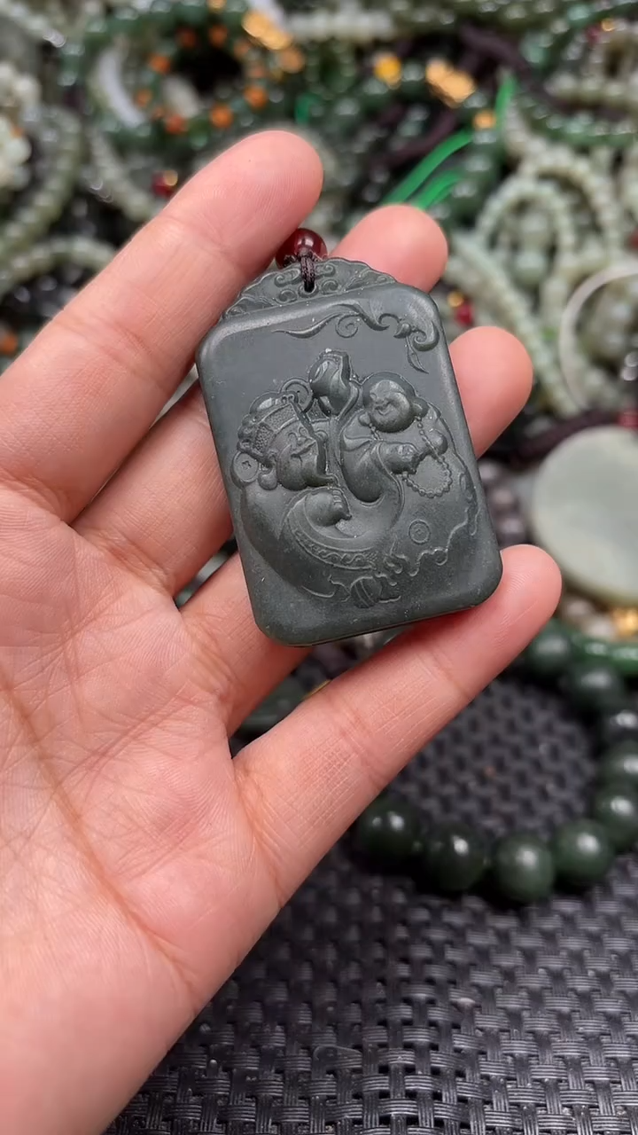 颈饰未镶嵌和田玉1