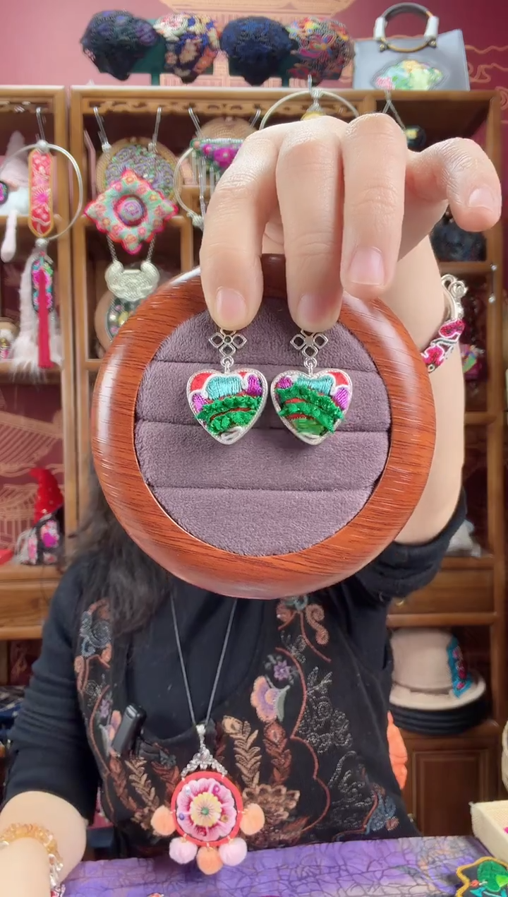 刺绣耳环35甜甜家