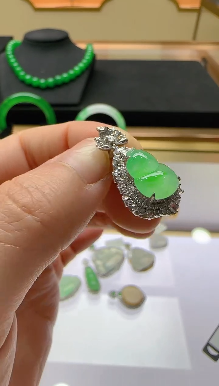 【闪购商品】翡翠吊坠(不含链)18K金镶嵌多样性团购发一件