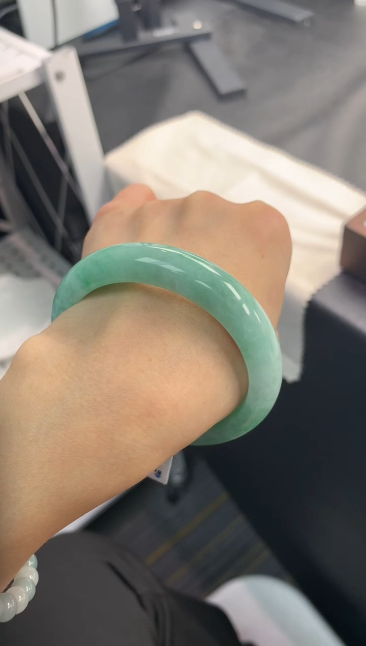 【闪购商品】翡翠手镯未镶嵌.........