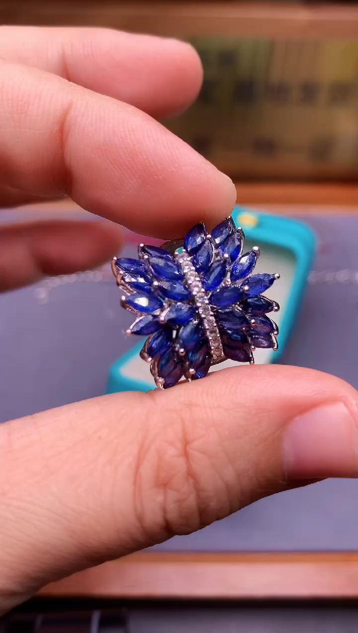 【闪购商品】蓝宝石戒指银S925镶嵌........
