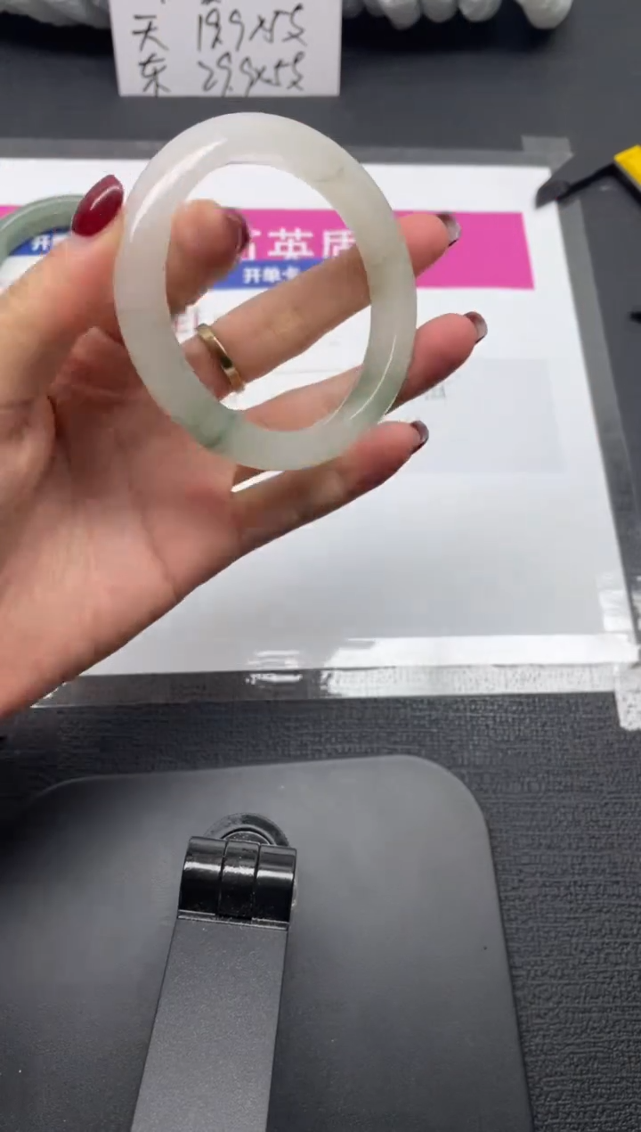 未镶嵌手镯石英质玉23-55