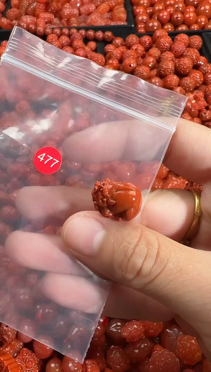 颈饰未镶嵌南红玛瑙1