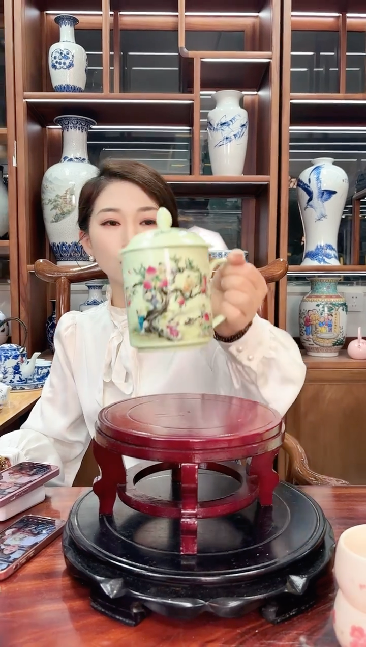 A21景德镇绿稀稀九子蟠桃办公杯