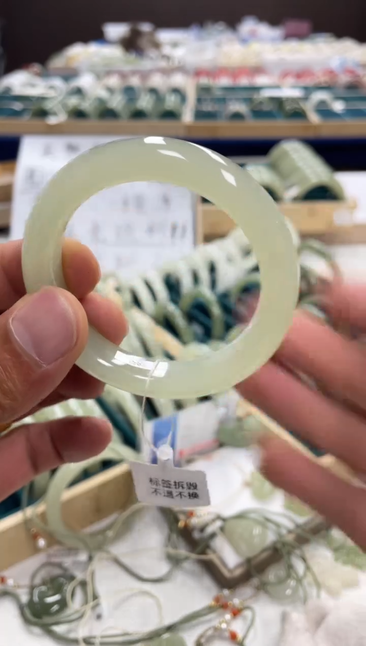 颈饰未镶嵌和田玉@**羊和田玉手镯170045