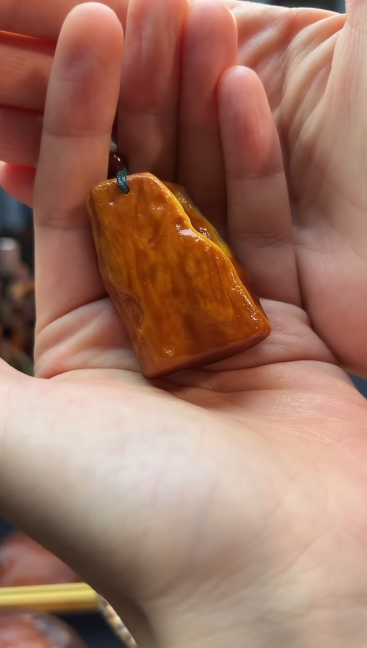 琥珀颈饰未镶嵌吊坠