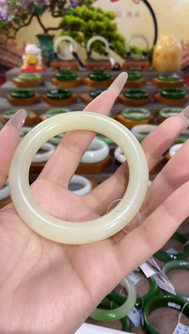 【闪购商品】和田玉手镯未镶嵌黄口手镯58+