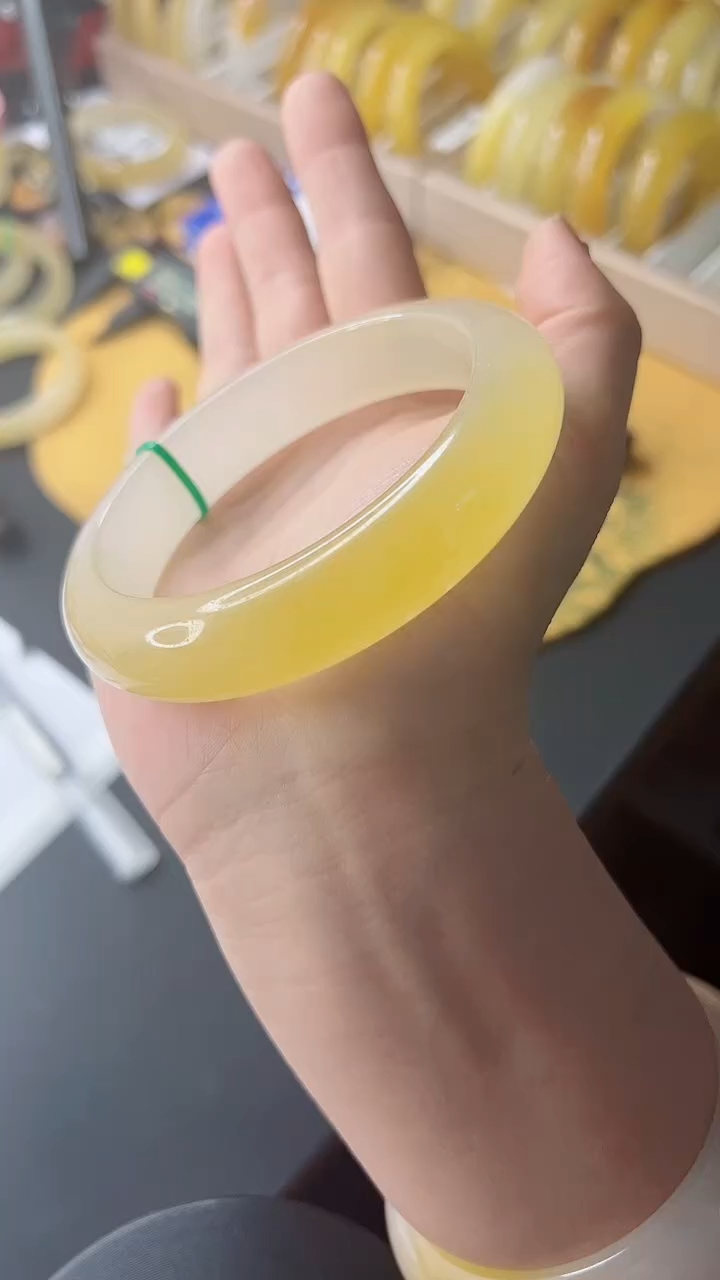 【闪购商品】石英质玉手镯未镶嵌374-64+