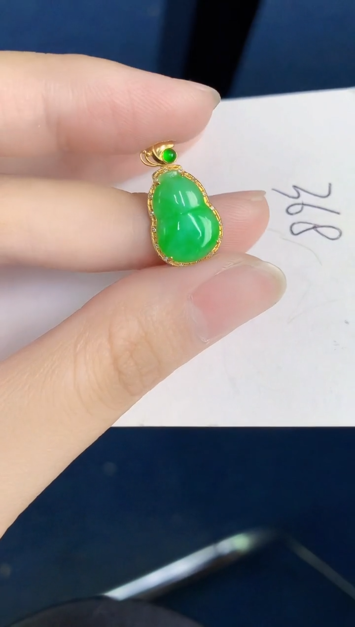 翡翠18K金镶嵌颈饰天然翡翠缅甸A货