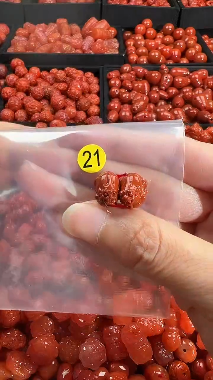 颈饰未镶嵌南红玛瑙1