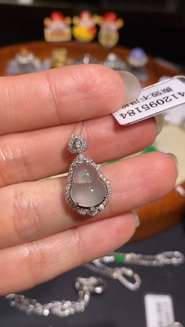 【闪购商品】翡翠颈饰18K金镶嵌吊坠