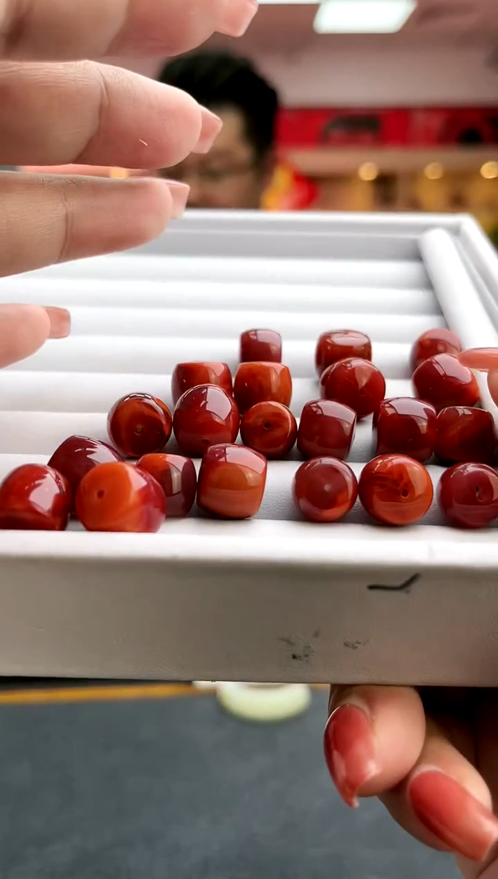 【闪购商品】南红玛瑙卡11牛血直切单珠-多样性发一件未镶嵌一件36