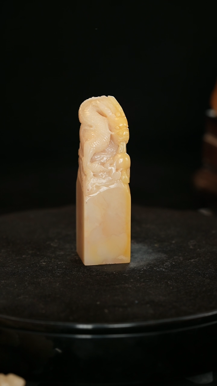 【闪购商品】寿山石精雕工龙戏珠