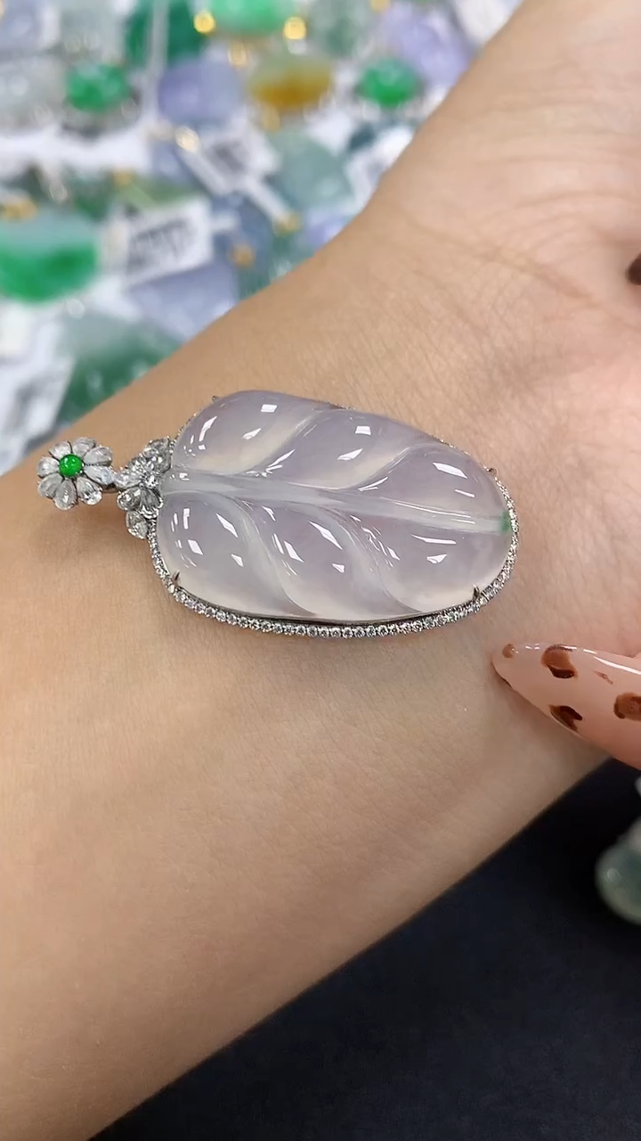 颈饰18K金镶嵌翡翠a货假一赔三支持复检百元上9元证书费自理