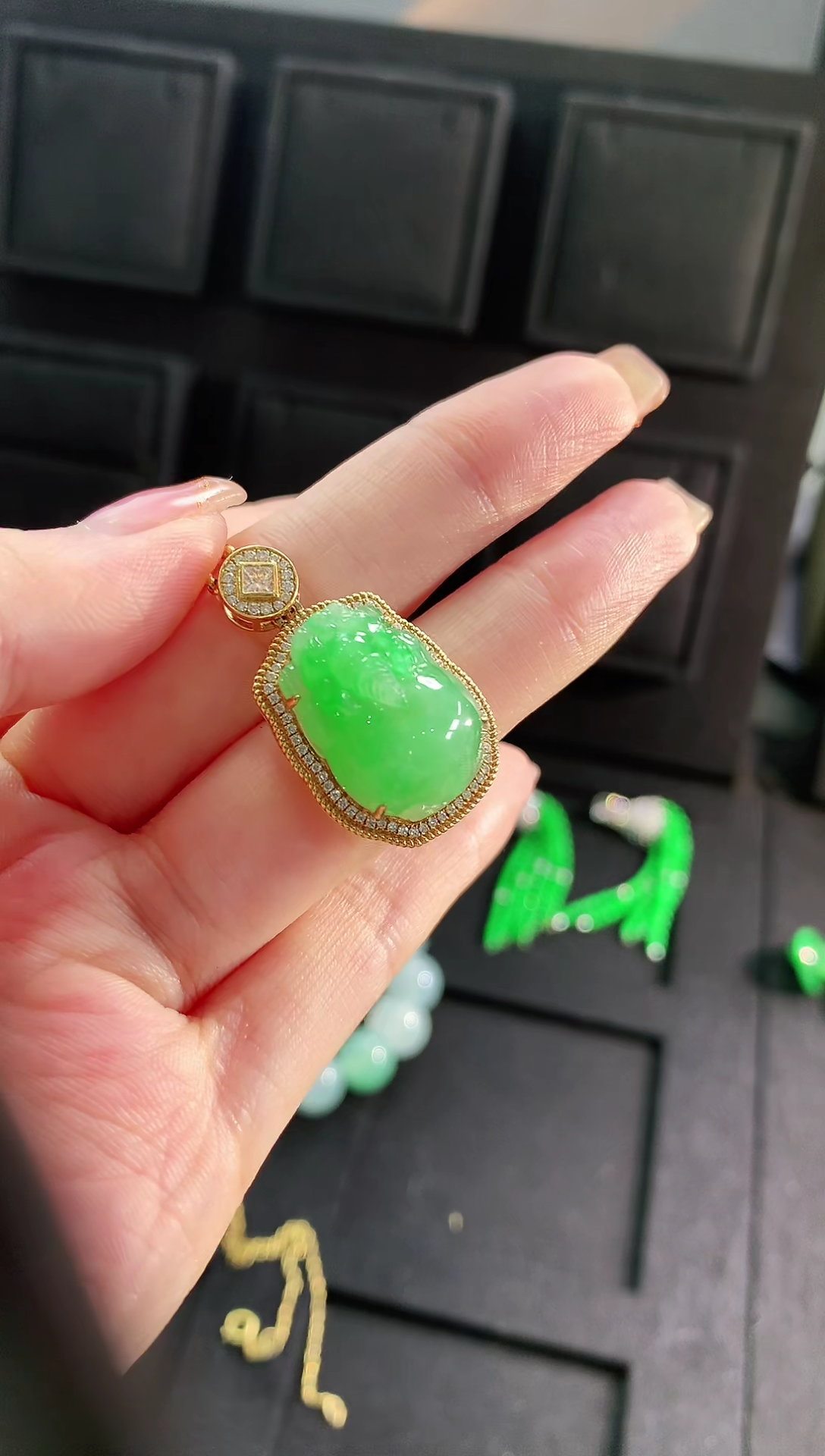 【闪购商品】翡翠颈饰18K金镶嵌吊坠