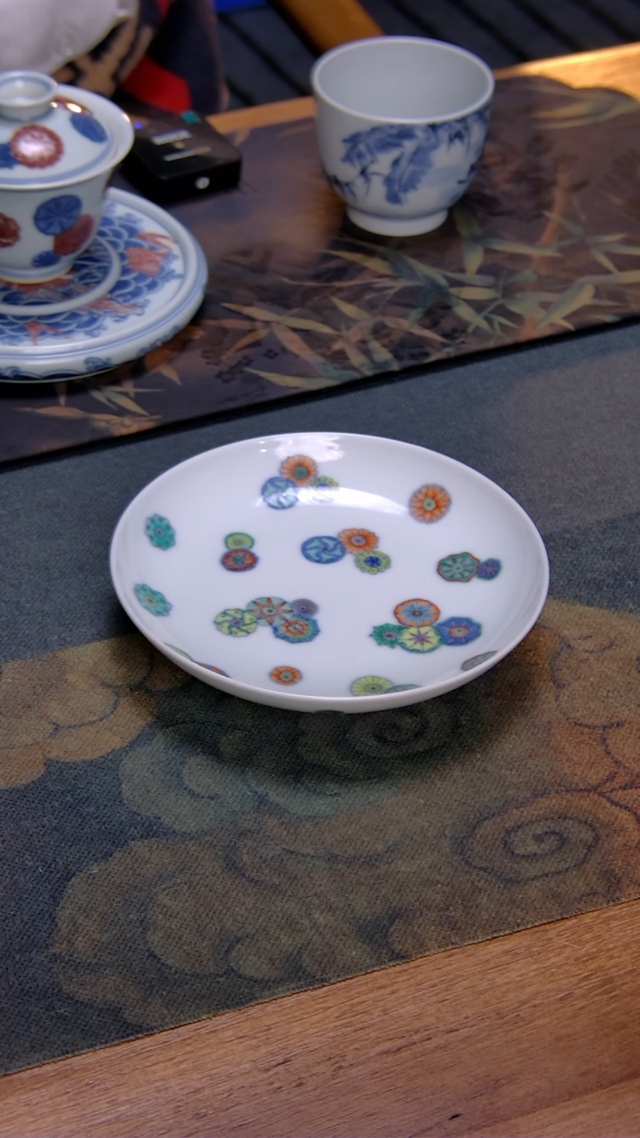 【闪购商品】青花斗彩皮球花壶承