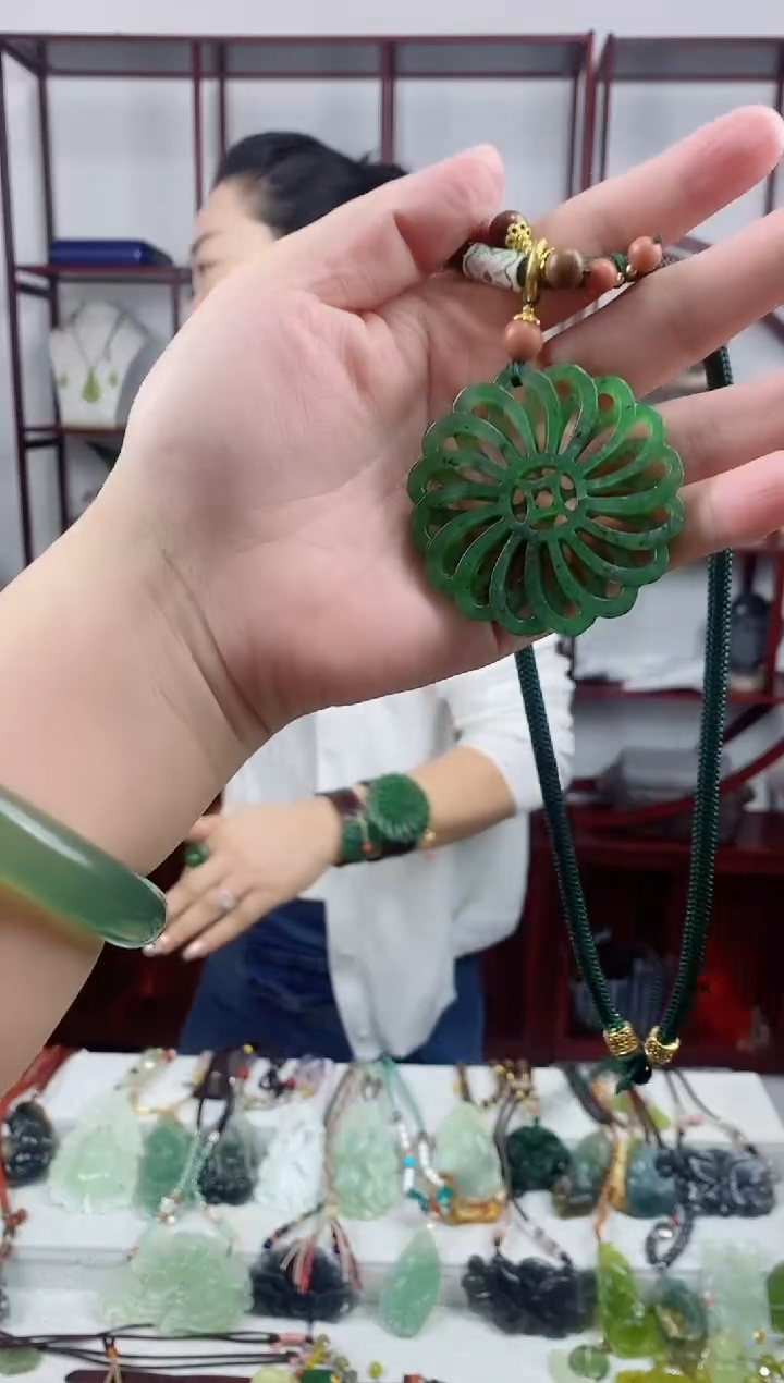 颈饰未镶嵌和田玉（碧玉）时来运转