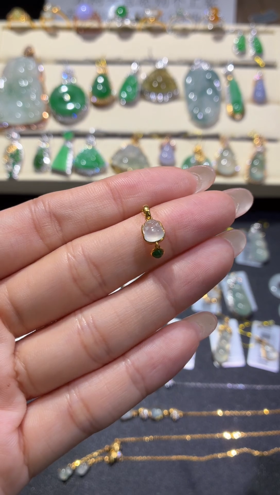 翡翠18K金镶嵌颈饰天然翡翠A货