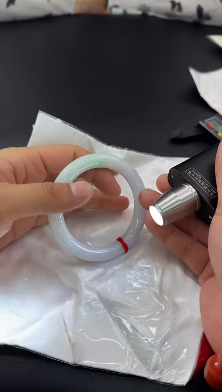 翡翠手镯未镶嵌多样性发其一15