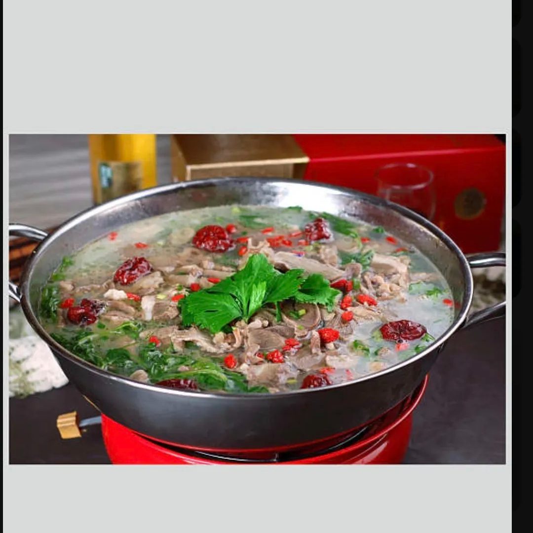 羊肉汤锅1斤(半斤羊肉+半斤杂）送秘制辣椒水和高汤（送5个乳山生蚝）