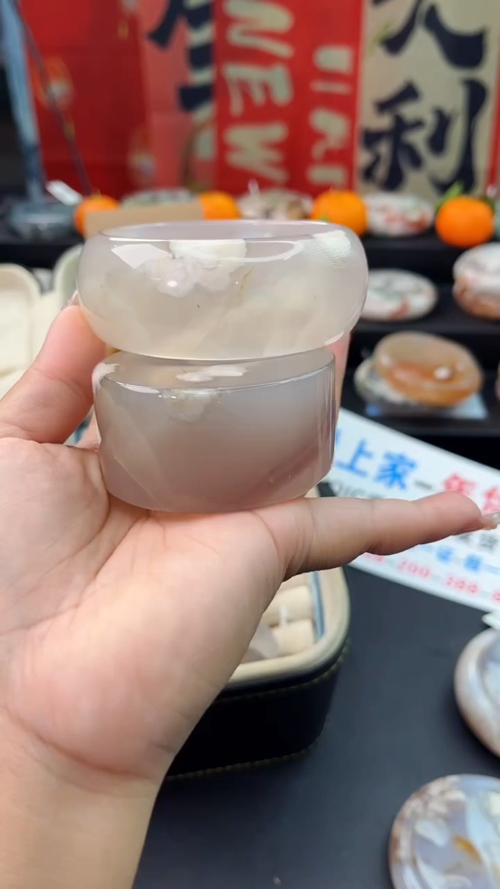 【闪购商品】石英质玉手镯未镶嵌赠送镯心（62圈口）