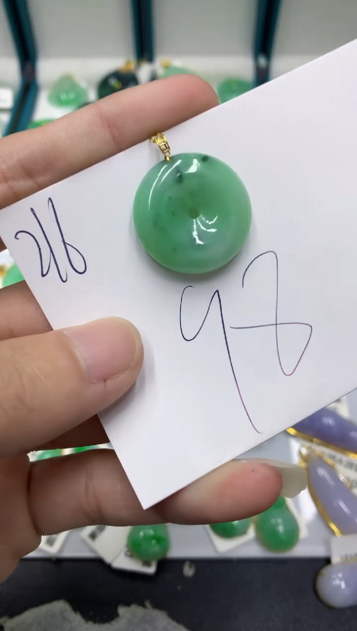 【闪购商品】翡翠颈饰18K金镶嵌翡翠