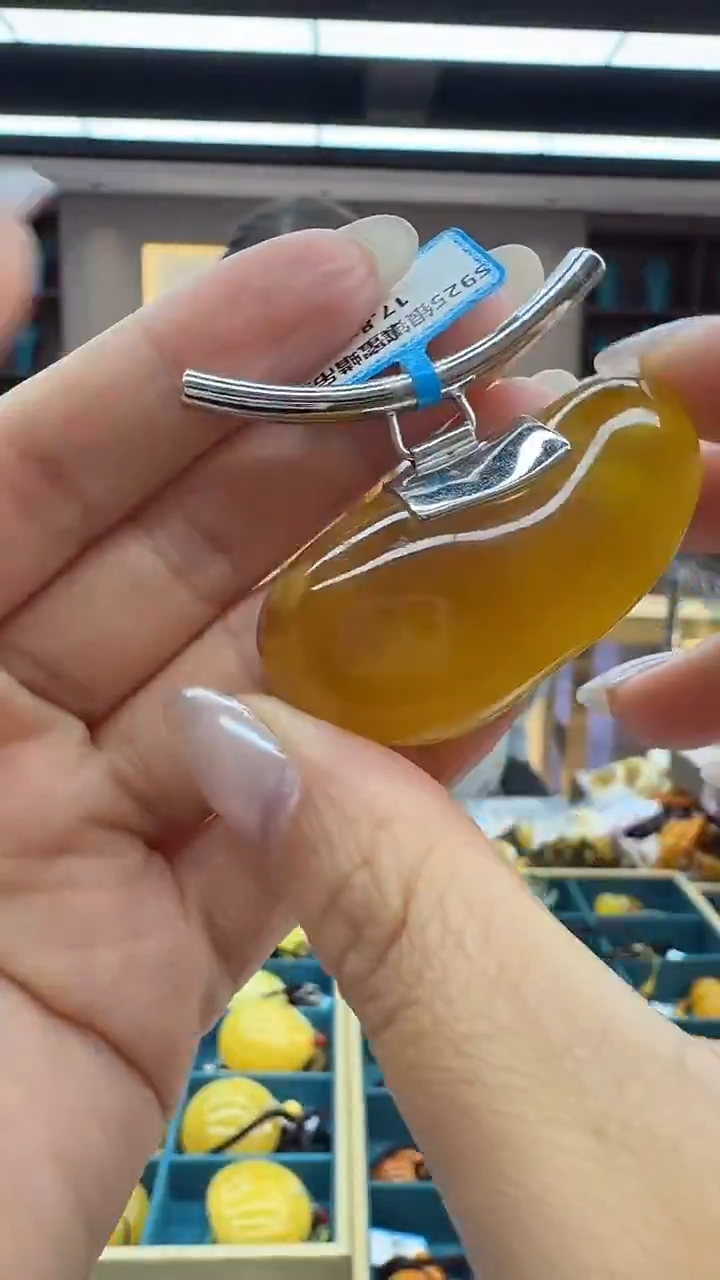 琥珀颈饰未镶嵌176秒拍号 假一罚三 