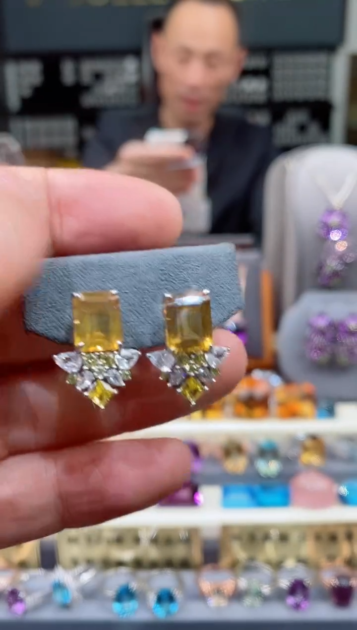 【闪购商品】黄晶耳钉银S925镶嵌黄晶耳钉