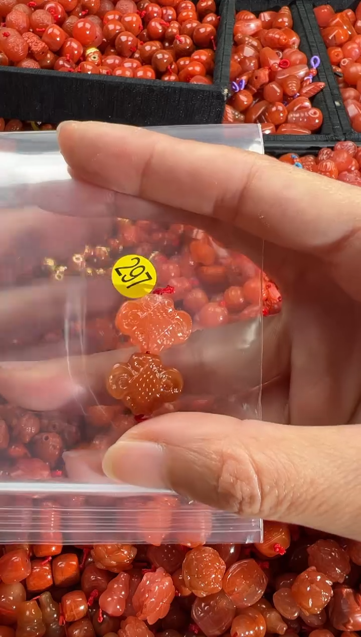 【闪购商品】南红玛瑙颈饰未镶嵌1