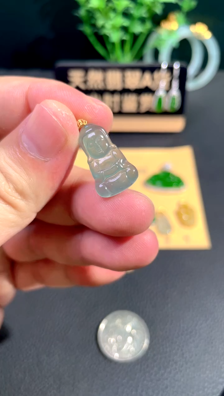 颈饰18K金镶嵌翡翠翡翠