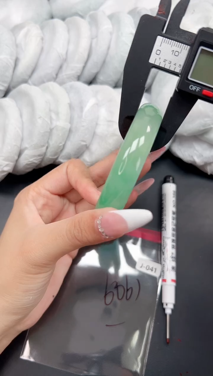 精品手镯，一物一拍J-041