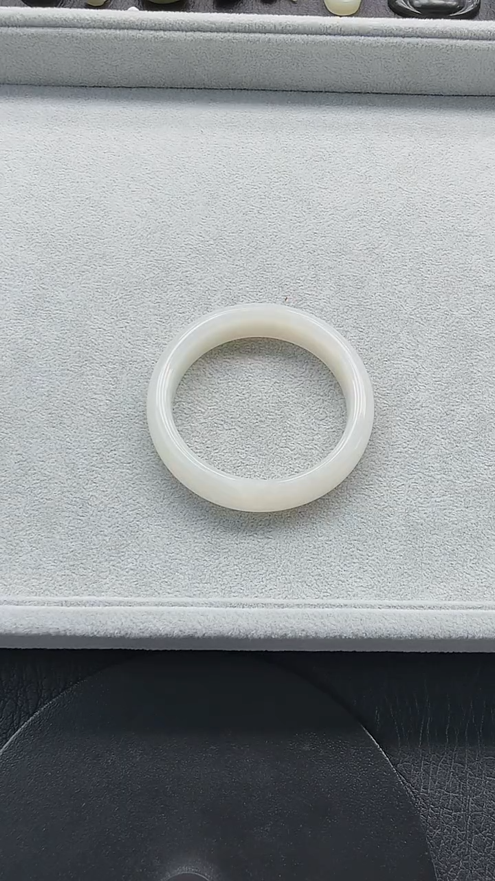 和田玉手镯未镶嵌890圈口56.6